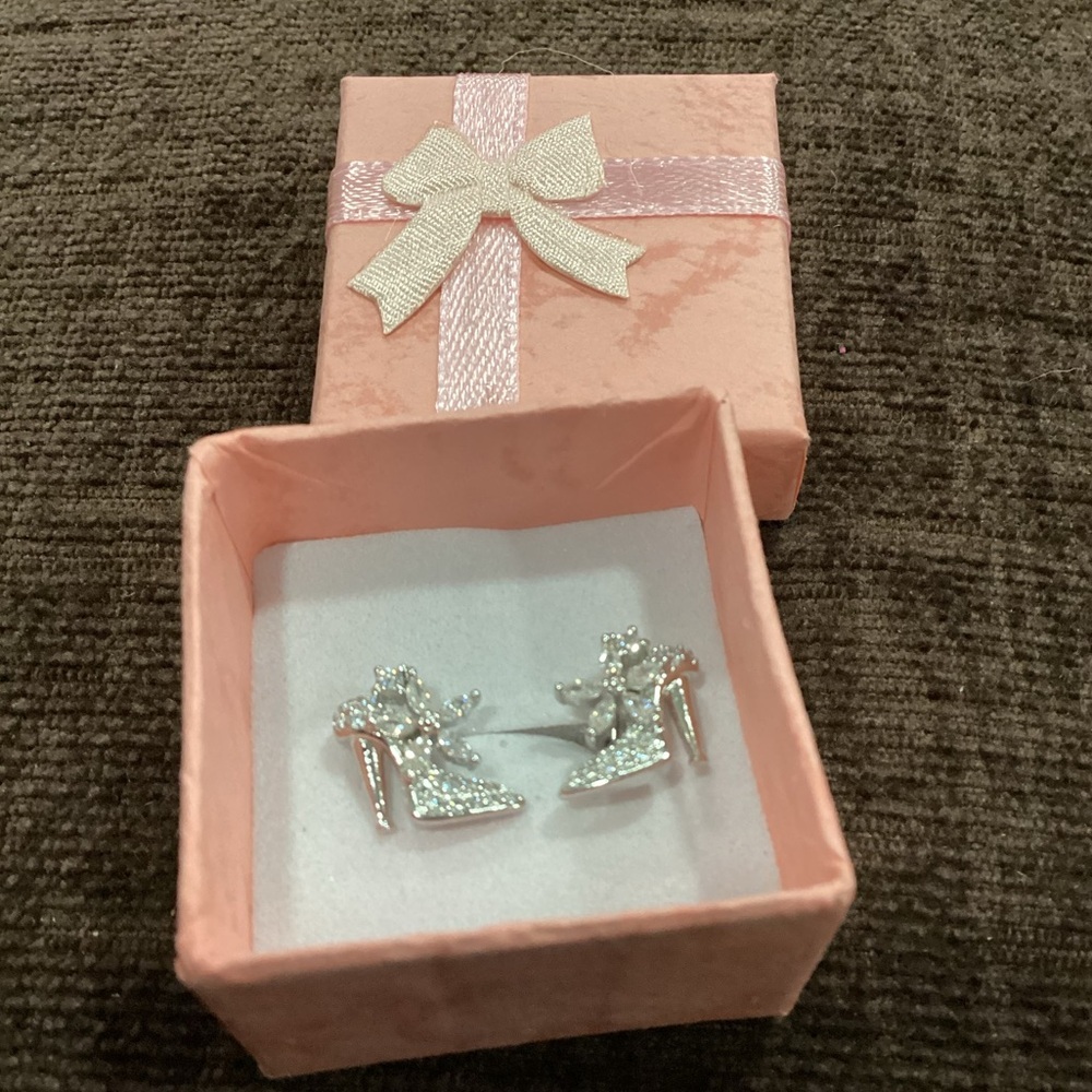 925 Silver Filled Stud Shoe Earring - Picture 5 of 5
